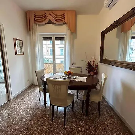 Imara House - San Lorenzo By Ghor アパート ローマ